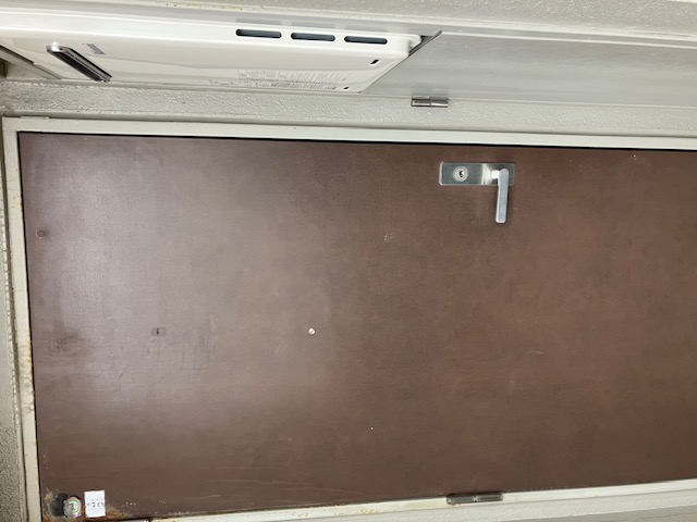 玄関ドア丁番調整修理