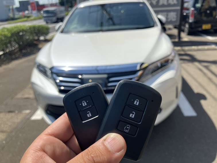 トヨタ　ハリアー　スマートキー追加作業