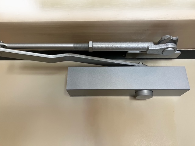 リョービのドアクローザー交換